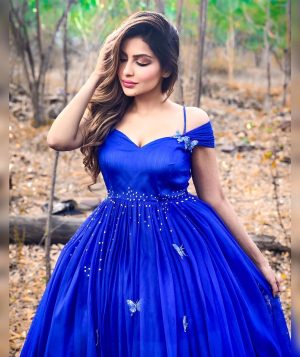 Sana Sultan Instagram - Sana Sultaan in her Pari Avtar🥰 loved this outfit on me.. Can’t wait for the world to watch me in a very Diffrent Character Soon🫠❤️
