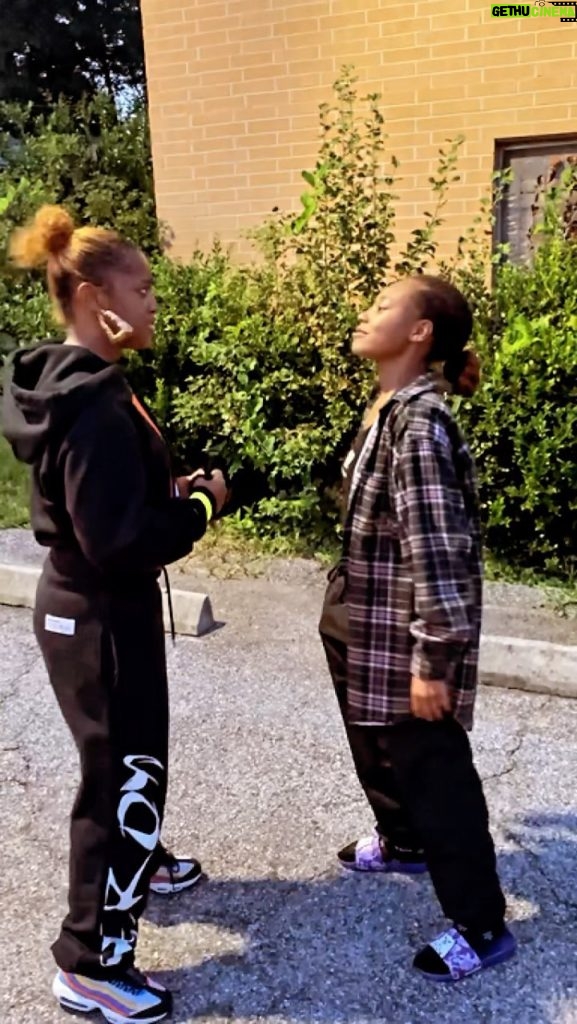 Sanaa Lathan Instagram - #TBT Couple weeks before we started shooting #OnTheComeUp🔥💫🔥 Doing a little locations field trip with our cast. This is @rapsody and Jamila (@milabucks) practicing tone and breath control. @Rapsody wrote all the amazing rhymes for the movie and was our rap coach for all the actors. This is her and Jamila practicing a rhyme she wrote to #BigPun - #DeepCover beat for practice. 🔥🔥🔥 #hiphop #rap #directorialdebut #onthecomeup #nowstreaming on @paramountplus @primevideo @appletv