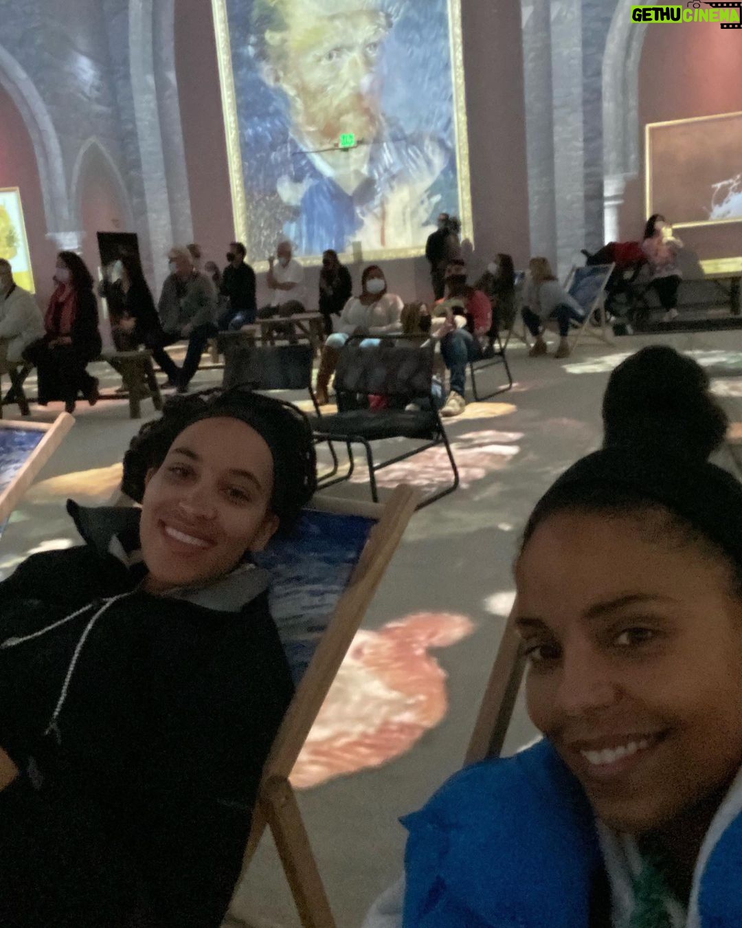 Sanaa Lathan Instagram - The @vangogh.experience in #atlanta is truly breathtaking #vangogh Atlanta, Georgia