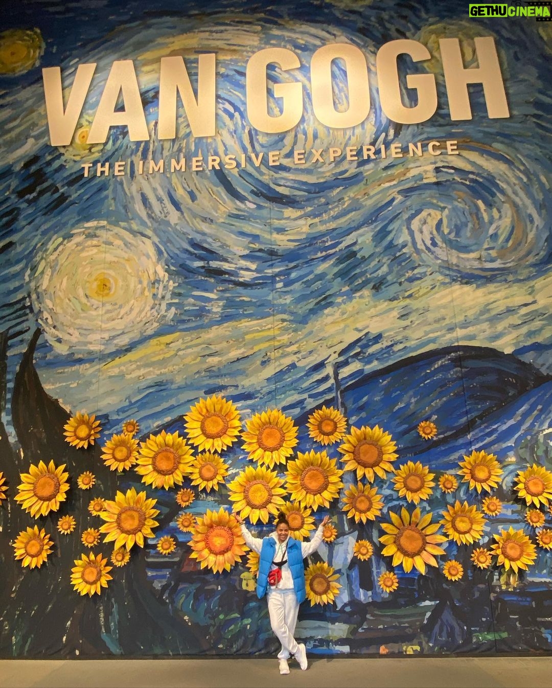 Sanaa Lathan Instagram - The @vangogh.experience in #atlanta is truly breathtaking #vangogh Atlanta, Georgia