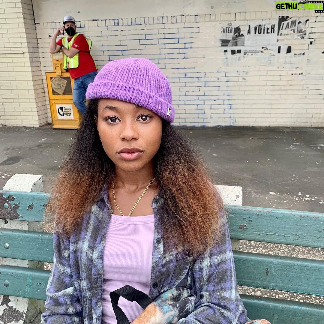 Sanaa Lathan Instagram - Can’t wait for you to meet BRI (@milabucks) our lead in #ONTHECOMEUP 💫 based on @angiethomas #nytimes best selling novel of the same name. She is 🔥 Garden Heights