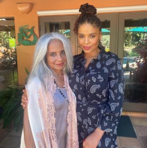 Sanaa Lathan Instagram - Mom, Dad, bonus Mom 🥰🥰🥰
