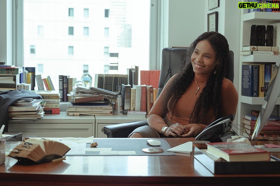 Sanaa Lathan Instagram - Meet Naomi, a whip smart investigative journalist on a mission for the truth. She lives in the world of #HitandRun a new mystery thriller coming this summer to @netflix π₯π₯π₯ New York, New York