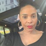 Sanaa Lathan Instagram - Gold hoops. Red lip. On my way. 💋 Hollywood, California