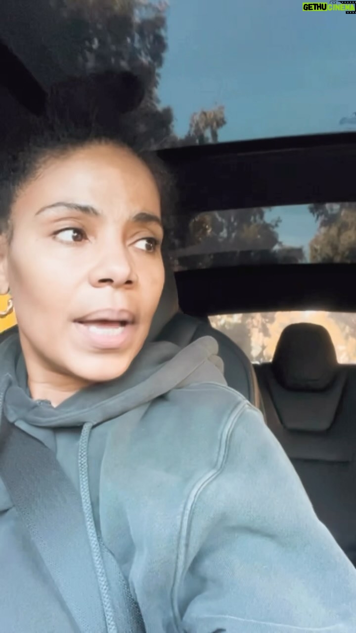 Sanaa Lathan Instagram - My #OperationSnatched song. Sometimes a girl just needs a little motivation 🤓 Los Angeles, California