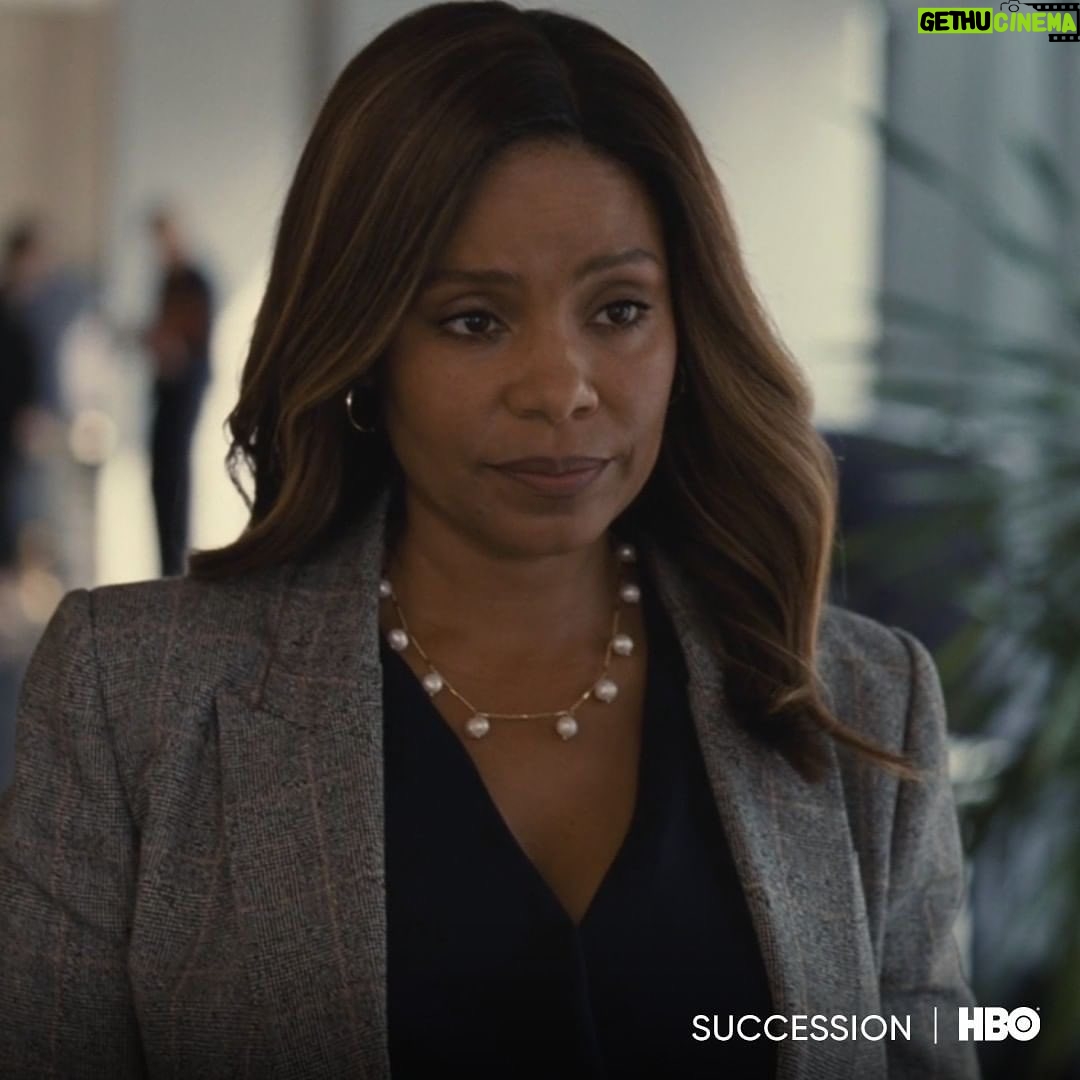 Sanaa Lathan Instagram - ☺️ #Repost from @hbomax You look like you could use some #SanaaLathan in your life. #FamilyMatters #LoveAndBasketball #NativeSon and #Succession are streaming now on #HBOMax.
