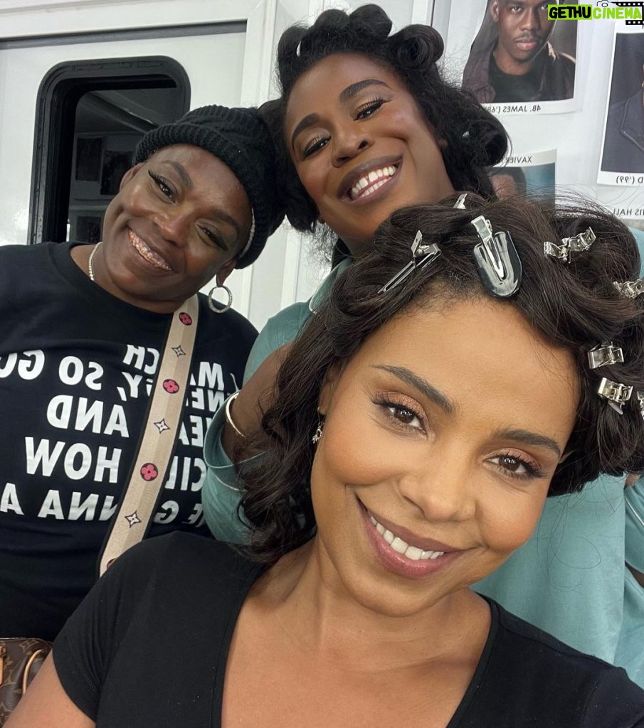 Sanaa Lathan Instagram - Had such a healing, soulful experience making this movie based on the book at the same name: SUPREMES AT EARL’S All YOU CAN EAT. @tinamabry you are the truth, #AunjanueEllis so happy to finally work with you again and amazing watching you work, Uzo, same and you are my sister for life. And to all the cast, such a pleasure to experience your incredible talent. This cast is fire y’all! Whew. If y’all haven’t read the book, make sure you read it. You’ll belly laugh, cry and most importantly it will make you cherish the friends you call family. Can’t wait for y’all to see this one! ❤️‍🔥❤️‍🔥❤️‍🔥 #ComingSoon. #SupremesAtEarlsAllYouCanEat @foxsearchlight #foxsearchlight North Carolina