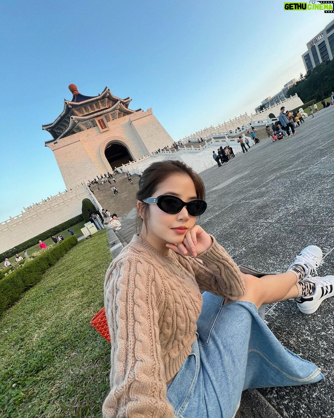 Sananthachat Thanapatpisal Instagram - Chiang Kai-shek Memorial Hall, LongShan Temple, Xiao long bao 🥟 中正紀念堂 Chiang Kai-shek Memorial Hall