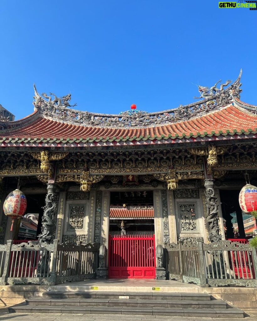 Sananthachat Thanapatpisal Instagram - Chiang Kai-shek Memorial Hall, LongShan Temple, Xiao long bao 🥟 中正紀念堂 Chiang Kai-shek Memorial Hall
