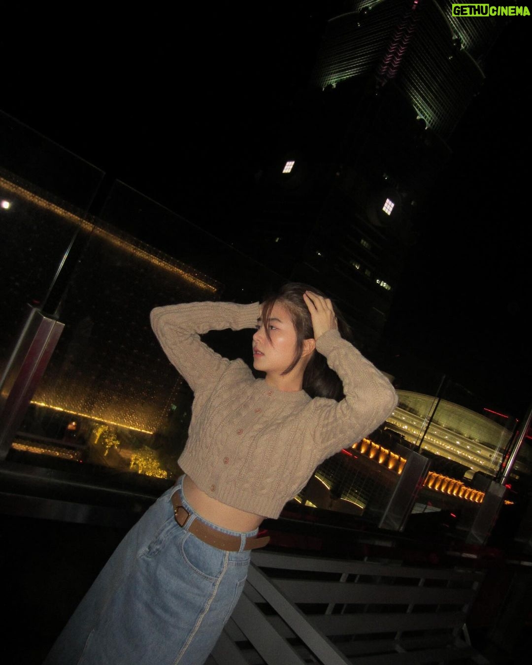 Sananthachat Thanapatpisal Instagram - ♥️🍸 Love at first sip 😛♥️ Drunk Play 爛醉不累