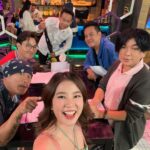 Sananthachat Thanapatpisal Instagram - เหมยลี่เชคอิน บางบาร์ 🍸#เป็นต่อ