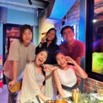 Sananthachat Thanapatpisal Instagram - Play Gang เล่นสนุกสุขยกก๊วนน 😂 เป็นรายการที่รวมตัวนักแสดงเยอะมาก ตั้งแต่ยังไม่มีซีรีย์ฮอรโมนเลย ตอนนั้นเป็นพิธีกรที่ซนกันมากกก มุกไม่ซ้ำจำบทไม่ได้ 55555 ใครทันดูรายการบ้างคะ รายงานตัวหน่อยค่าา 🤪