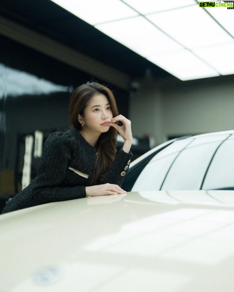 Sananthachat Thanapatpisal Instagram - 🥯🍦🍨 A little sneak peek for new car color by @wrapsociety . Outfit @patina__official