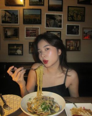 Sananthachat Thanapatpisal Instagram - Good Food = Good Mood 💖
.
#fonxtable