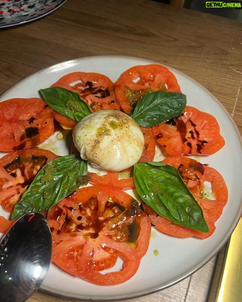 Sananthachat Thanapatpisal Instagram - Good Food = Good Mood 💖 . #fonxtable Terroirexpression_bkk