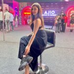 Sanaya Pithawalla Instagram - Kicking it up a notch with @stevemaddenindia sneakers and exuding fashion vibes with @ajiolife at @vh1supersonic 💃👟 #AJIOVibeTribe #vh1supersonic #AJIOXSupersonic #houseofbrands #ajiolove