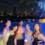 Sanaya Pithawalla Instagram - New Year’s Eve 2023 done right 🖤🤍 #bangkokdiaries @goldcoastfilmsofficial ♥️ Bangkok, Thailand