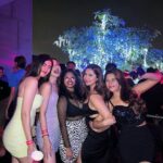 Sanaya Pithawalla Instagram - New Year’s Eve 2023 done right 🖤🤍 #bangkokdiaries @goldcoastfilmsofficial ♥️ Bangkok, Thailand
