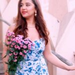 Sanaya Pithawalla Instagram - When Valentine’s Day is just around the corner 🌸 Shot by @visualzbyrahul Make up @itsrishitagarhwal._ Hair @makeoverby_sarlapanchal