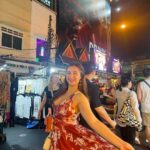 Sanaya Pithawalla Instagram - Just Alice in Thailand 😝♥️🤭 @goldcoastfilmsofficial Bangkok, Thailand