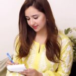 Sanaya Pithawalla Instagram - Dealing with dandruff problems? Well, I got you covered with the @indulekha_care Dandruff Treatment Range, it not only comes with various benefits from the ayurvedic ingredients but the Indulekha Svetakutaja Oil is clinically proven to reduce dandruff just in 2 weeks. Follow this with the Indulekha Dandruff Treatment Shampoo to clean your scalp from within & see the best results for yourself. #AD #IndulekhaSvetakutaja #AntiDandruff #IndulekhaHairOil #haircare #IndulekhaHairOil #IndulekhaPartner #indulekhahaircare #byebyedandruff *Basis clinical study conducted by independent Clinical Research Organization in 2022