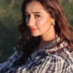 Sanaya Pithawalla Instagram - It’s all about the inner beauty that reflects on the outside💗 Shot by @visualzbyrahul Make up @itsrishitagarhwal._ Hair @makeoverby_sarlapanchal
