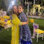 Sanaya Pithawalla Instagram - Day 1 sangeet photo dump 💛 with my mains ♥️ #shraddhawedsnikhil Mahalaxmi Racecourse