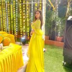 Sanaya Pithawalla Instagram - And it was all yellow 💛💛💛 Jewels @rimayu07 Outfit designed by yours truly 💁🏻‍♀️