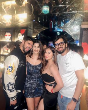 Sanaya Pithawalla Instagram - Hosted the launch party @lucylouallday with my favourite Co-host @palak.purswani 🥳🥰♥️
To another banger event together and many more ahead 🥂
And thank you to everyone for turning up and making it so special 🤗