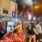 Sanaya Pithawalla Instagram - Just Alice in Thailand 😝♥️🤭 @goldcoastfilmsofficial Bangkok, Thailand