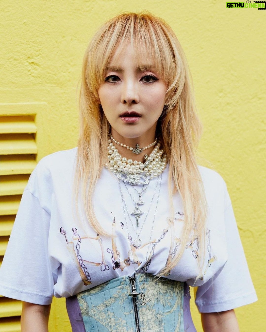 Sandara Park Instagram - #Dara #SandaraPark #PFW #2024 @viviennewestwood photo by @jaylim1 Paris, France