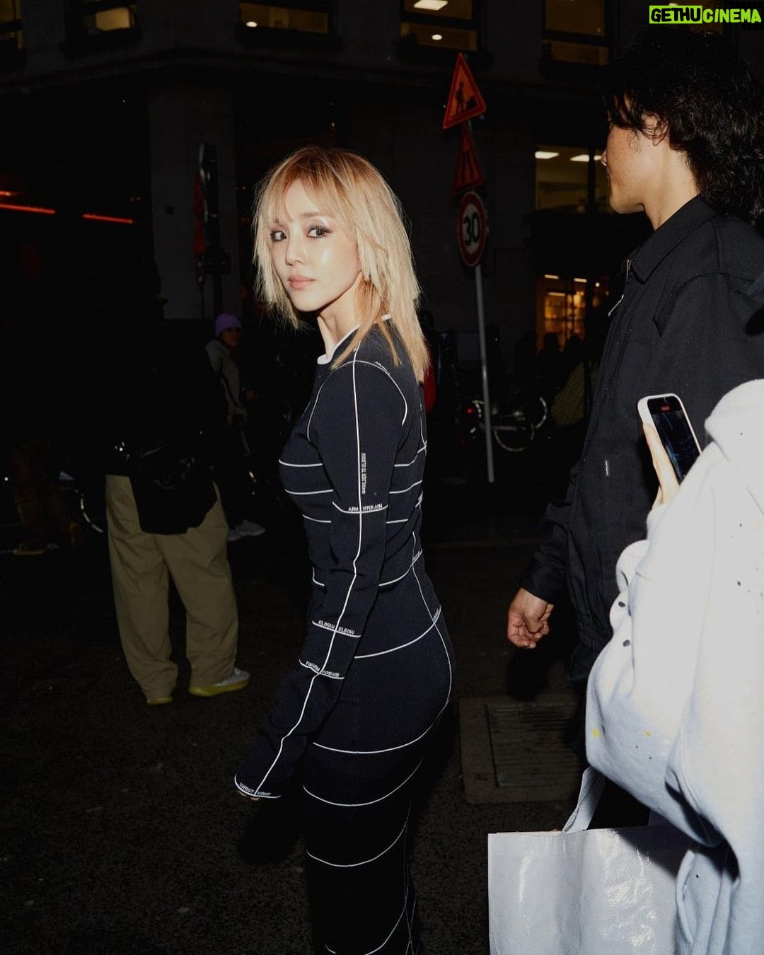 Sandara Park Instagram - #Dara #SandaraPark #PFW #2024 @vetements_official photo by @jaylim1 Paris, France