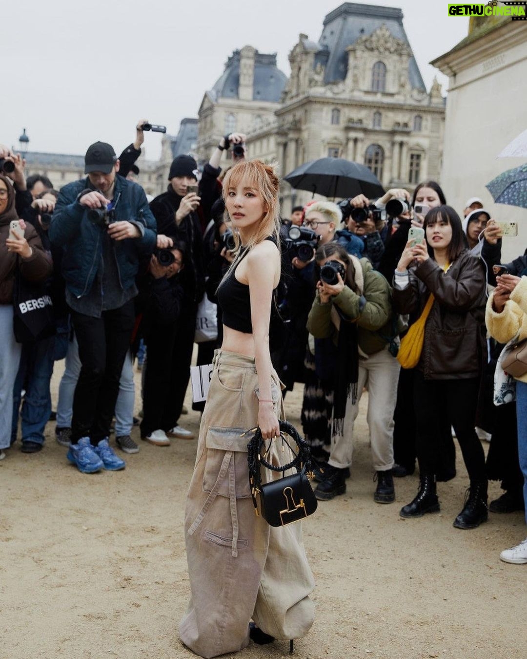 Sandara Park Instagram - #Dara #SandaraPark #PFW #2024 @off____white photo by @jaylim1 Paris, France
