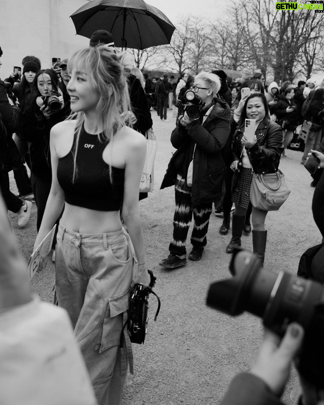 Sandara Park Instagram - #Dara #SandaraPark #PFW #2024 @off____white photo by @jaylim1 Paris, France