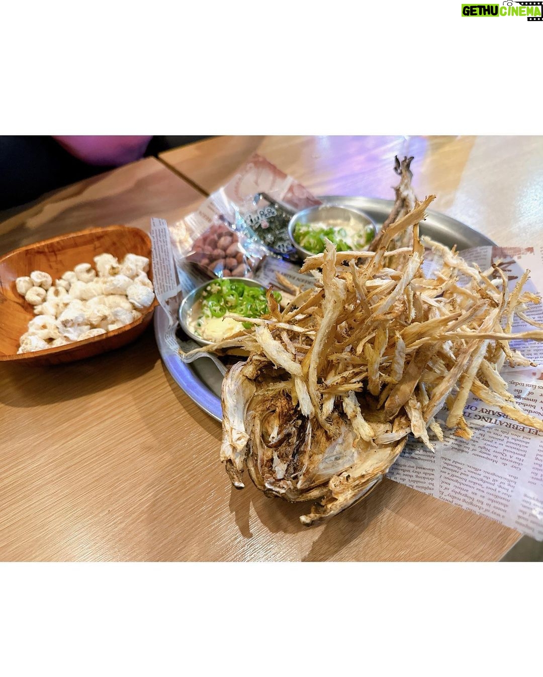 Sandara Park Instagram - PH-beer & K-pulutan 🍺😋👍 try nyo!!! 💘 #산미구엘 #먹태 #sanmiguel #driedpollack #sarap #walapangsanmiglightsakorea😭