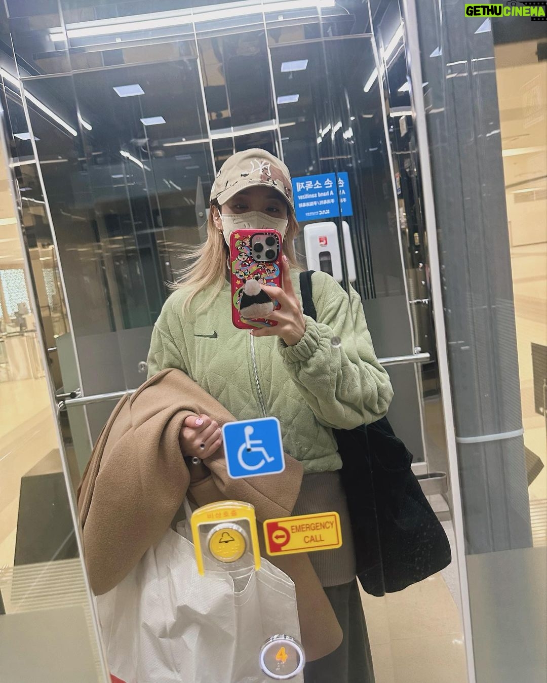 Sandara Park Instagram - π·ππ₯’π£π«πΆπ»ββοΈβοΈβοΈ