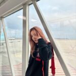 Sandara Park Instagram - Off to #Taipei 🇹🇼✈️ see you tomorrow 在新光三越台北信義A8館一樓（香堤大道廣場側）見 🦞😀🧡 #adv #adventureinprogress #lobsterinadventure Incheon International Airport