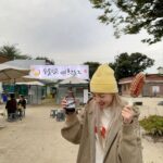 Sandara Park Instagram - 라이더 다라의 버킷리스트 달성 🥳 핫도그와 산미구엘의 조합이란..😋💘 하면된다! 할수있다!!! 👊🏻 #한살이라도어릴때 🚴🏻‍♀️🌭🍺 #SBSFiL San Mig & K-hotdog 👍 양평 두물머리