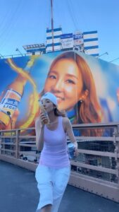 Sandara Park Instagram - Dara in Manila 😁 with San Mig Light 🍺💙 shot puno!!! #likeido #SandaraPark #Dara #SanMigLight #Manila #Philippines #산다라박 #산미구엘 #마닐라 #필리핀 SM City North EDSA