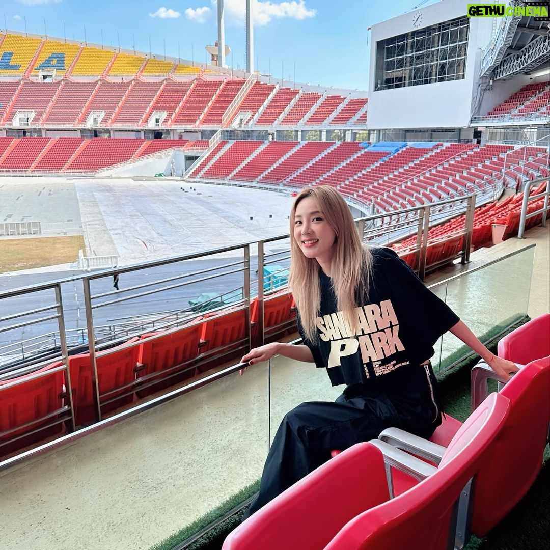 Sandara Park Instagram - Are you ready for tonight?! π‘π₯ #μμΈκ°μλμ #SeoulMusicAwards Rajmangala National Stadium