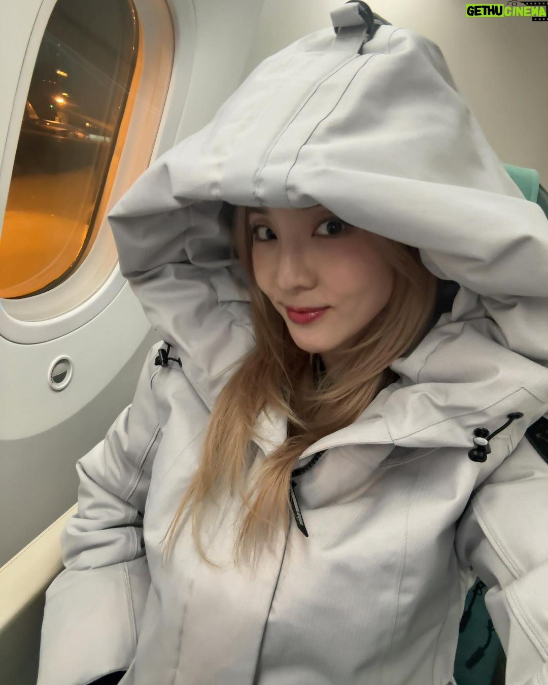 Sandara Park Instagram - μ μ£Όππ»κΉν¬ππ»μΈμ²ππ»λ°©μ½βοΈ Jeju ππ» Gimpo ππ» Incheon ππ» Bangkok πΉπ λ±
κΈ°μμ μν΄λ₯Όπ