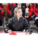 Sandara Park Instagram - #사랑의열매 홍보대사로 활동하게 돼서 너무 기쁘고 영광이에요~ 😀🙏🏻 앞으로도 여러분들과 함께 밝은 에너지, 즐거움과 따듯함을 나눌수 있는 가수로 그리고 사랑의열매 홍보대사로 열심히 활동할게요. 사랑의 온도탑이 100도가 될수 있도록 많은 관심 부탁드려요. ♥️🔥 우리 모두 주변에 사랑하는 사람들을 챙기면서 따듯한 연말 그리고 희망찬 새해 맞이해요~!!! 🥰🎉