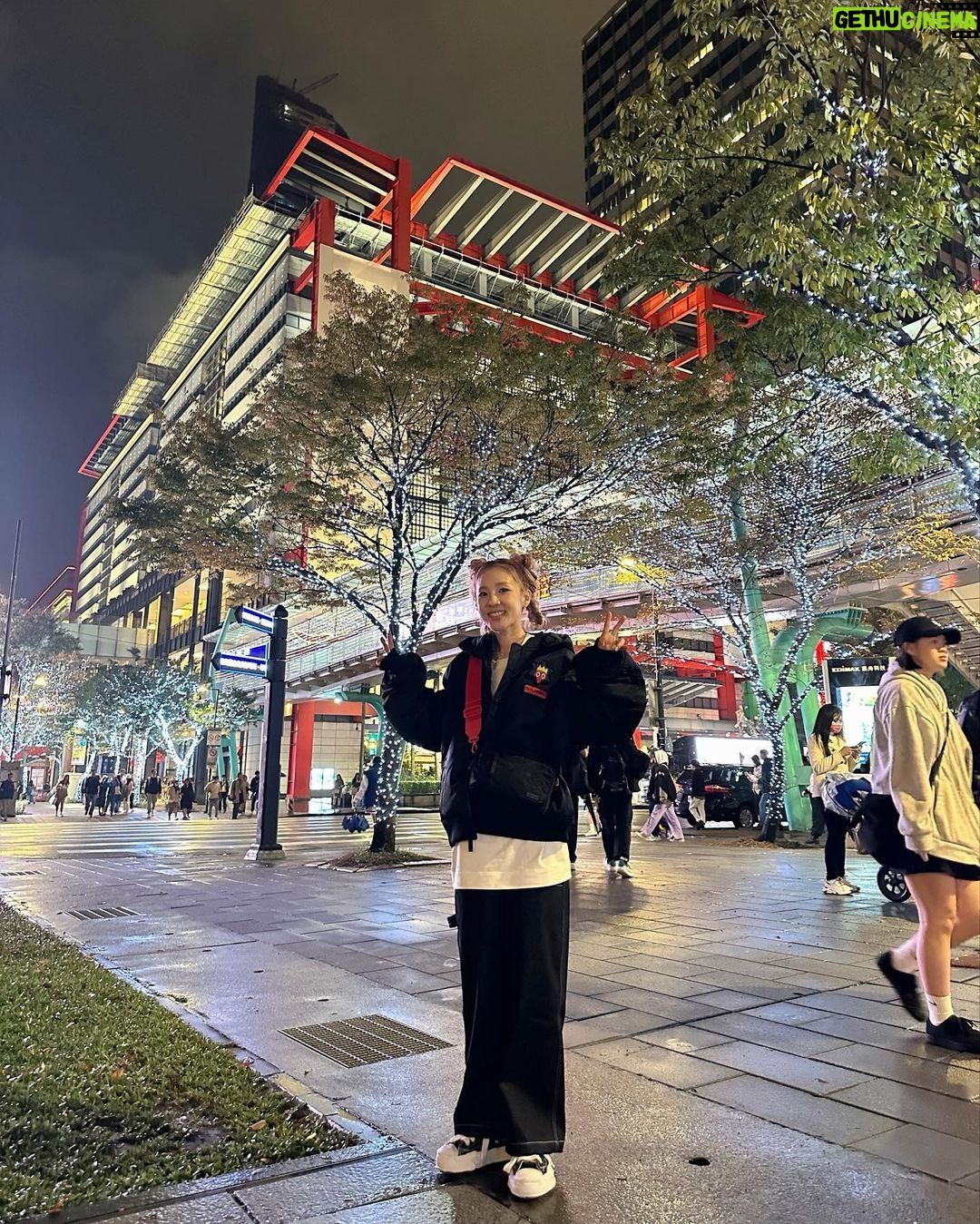 Sandara Park Instagram - Thank you so much @philipcolbert 🦞 @adv_label and Blackjack Taiwan for the beautiful memory♥️♠️ I want to come back to Taiwan as soon as I can! Ai ni, Xiang ni 🥹🙏🏻👋🏻 Taipei, Taiwan