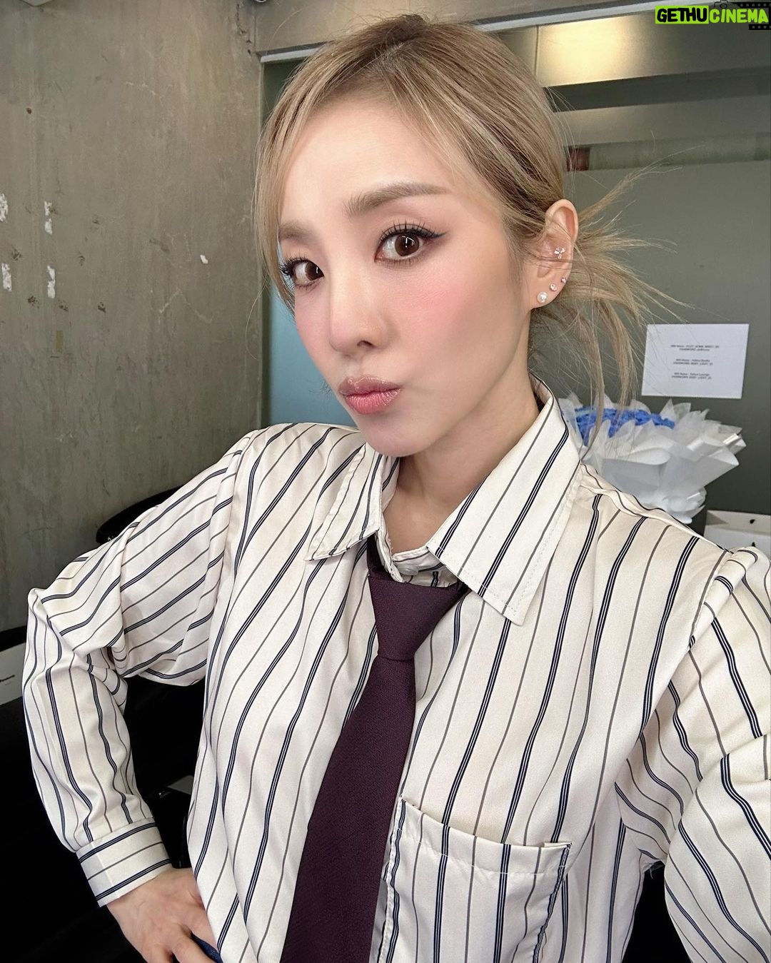 Sandara Park Instagram - Happy sunday πΊπ»