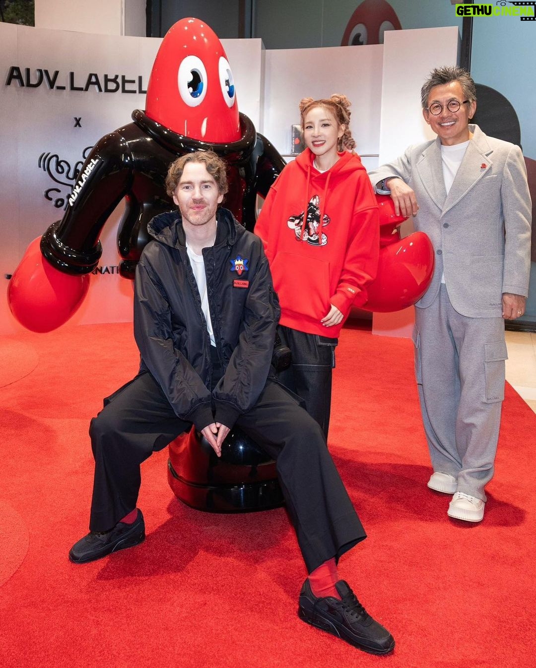 Sandara Park Instagram - Thank you so much @philipcolbert 🦞 @adv_label and Blackjack Taiwan for the beautiful memory♥️♠️ I want to come back to Taiwan as soon as I can! Ai ni, Xiang ni 🥹🙏🏻👋🏻 Taipei, Taiwan