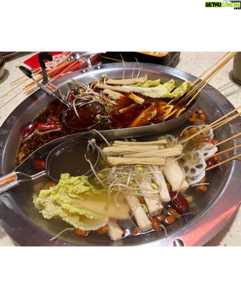 Sandara Park Instagram - My 1st meal in Taipei 🍲🥢😋hot pot 🌶️🔥 Taipei, Taiwan