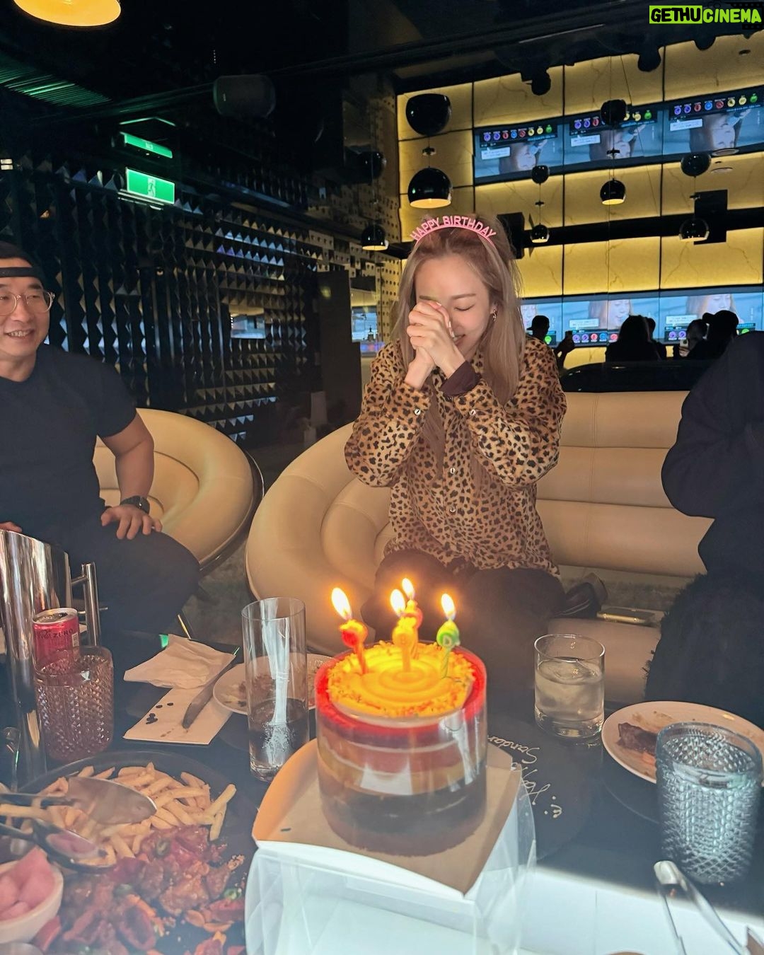 Sandara Park Instagram - Still #november #bdaymonth 🎂 with my loved ones ♥️