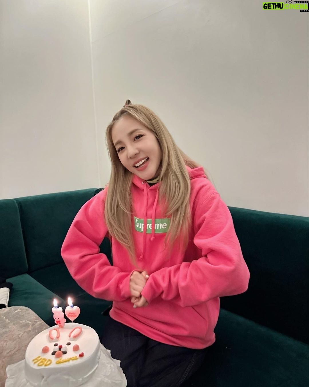 Sandara Park Instagram - Still #november #bdaymonth 🎂 with my loved ones ♥️
