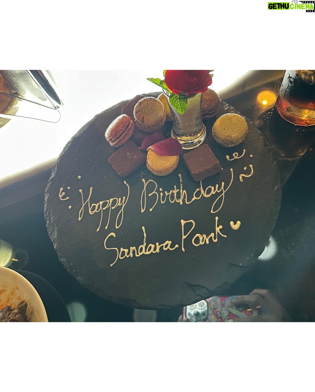 Sandara Park Instagram - Still #november #bdaymonth 🎂 with my loved ones ♥️