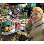 Sandara Park Instagram - 라이더 다라의 버킷리스트 달성 🥳 핫도그와 산미구엘의 조합이란..😋💘 하면된다! 할수있다!!! 👊🏻 #한살이라도어릴때 🚴🏻‍♀️🌭🍺 #SBSFiL San Mig & K-hotdog 👍 양평 두물머리